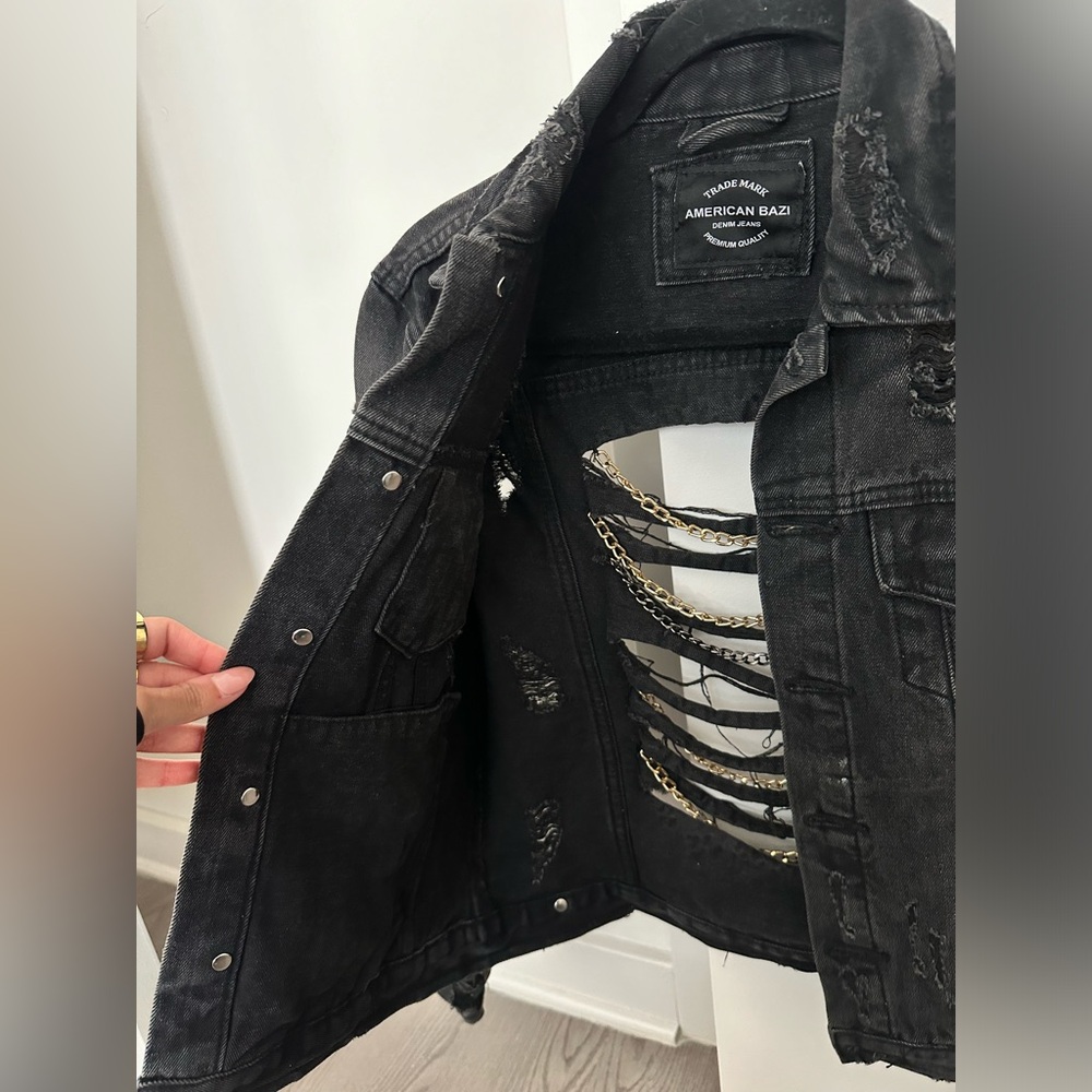 Distressed denim jacket - Picture 3 of 6